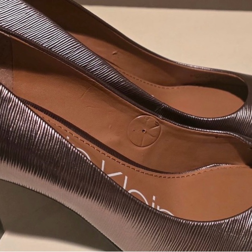 New Calvin Klein Gayle Metallic Silver Heels size 5.5 - Picture 9 of 10